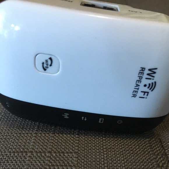 Small WiFi repeater use works great - Picture 3 of 7